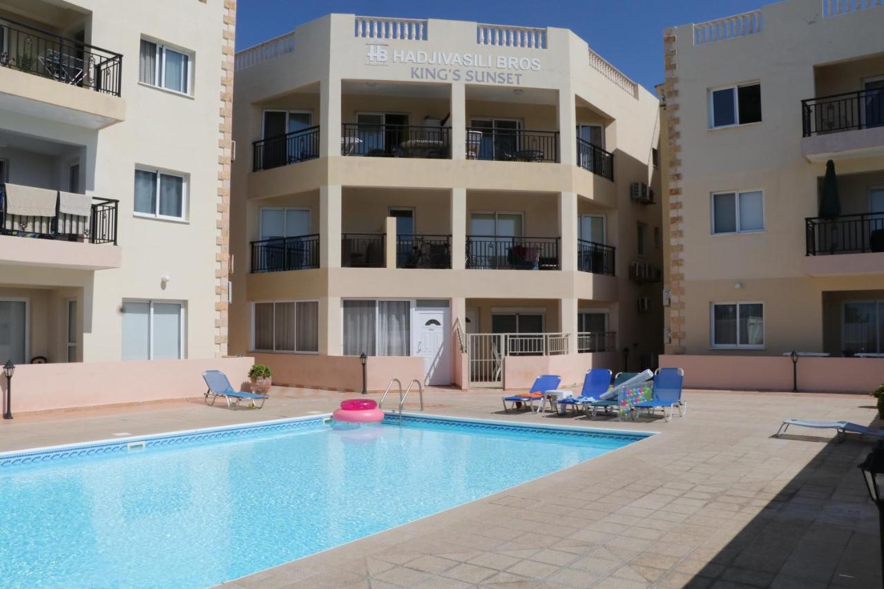 Sunset Apartment With Pool & 10 Mins To Venus Beach Paphos Exterior photo
